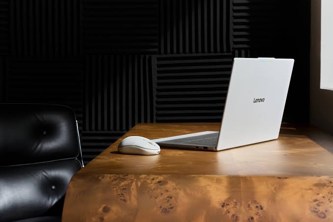 Laptop premium ringan Lenovo Googlebook 15