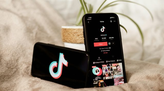 Bagaimana Cara Konten TikTok Masuk FYP (Foto: unsplash/Collabstr)