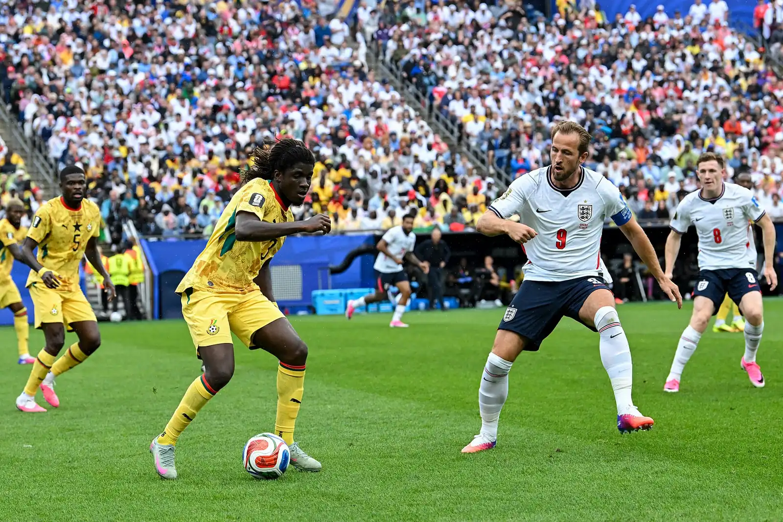 Harry Kane berseragam putih Inggris di Piala Dunia 2026, pencetak dua gol Kroasia vs Inggris