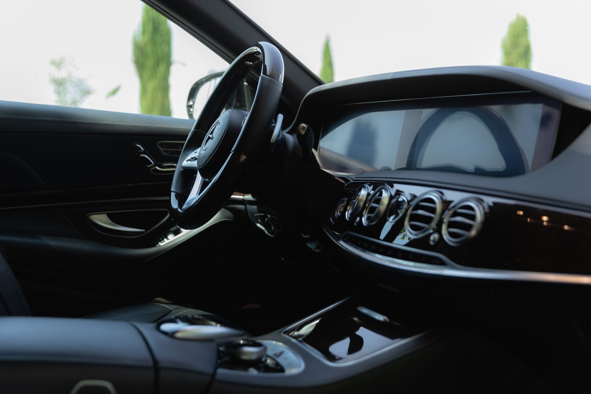 Mobil hybrid paling laris di Indonesia 2026 berdasarkan data penjualan hingga Agustus