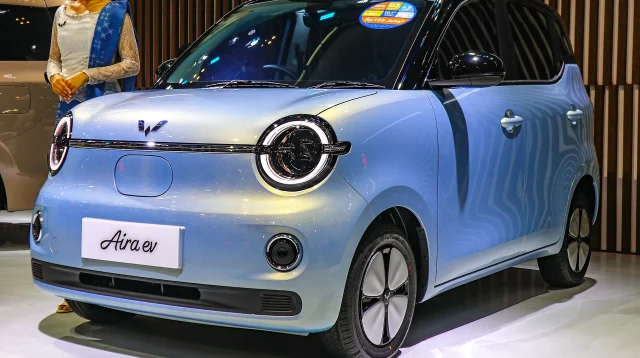Wuling Aira EV biru muda di GIIAS 2026, salah satu mobil untuk wanita yang ringkas